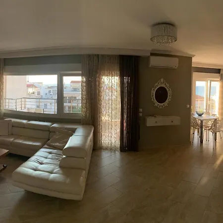 Apartament Pearl House Skg