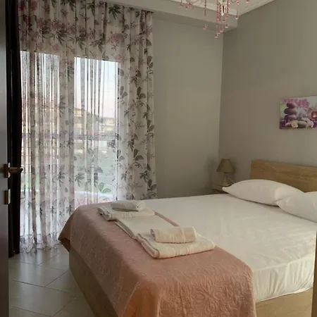 Apartment Pearl House Skg Néoi Epivátai